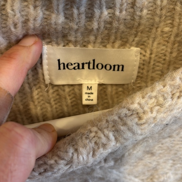 HEARTLOOM wool mix sweater, size M - Picture 4 of 7